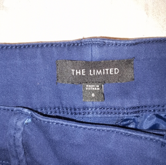 Shorts - Picture 2 of 3